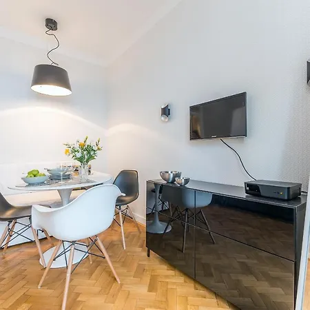 Apartman For Rent Center Varsó