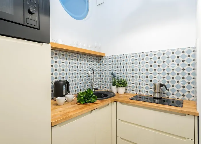 For Rent Center شقة وارسو