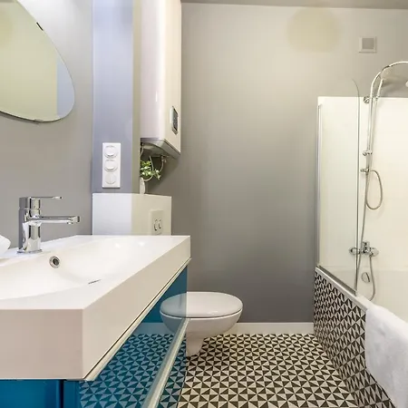 Apartment For Rent Center *